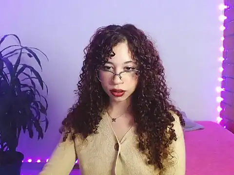 Snapshot of Medussa3033 chatting on October 18, 2025, 10:54 pm Medussa3033 online show from October 18, 2025, 10:54 pm