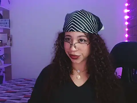 Snapshot of Medussa3033 chatting on November 23, 2025, 3:06 am Medussa3033 online show from November 23, 2025, 3:06 am