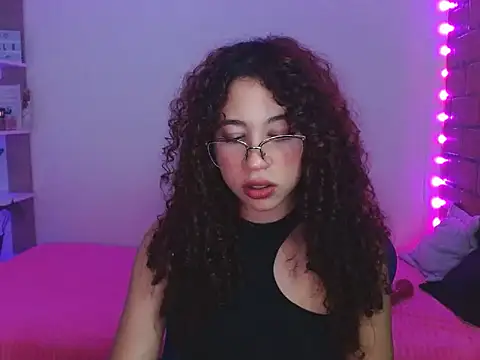 Medussa3033 online show from December 23, 2025, 1:36 am