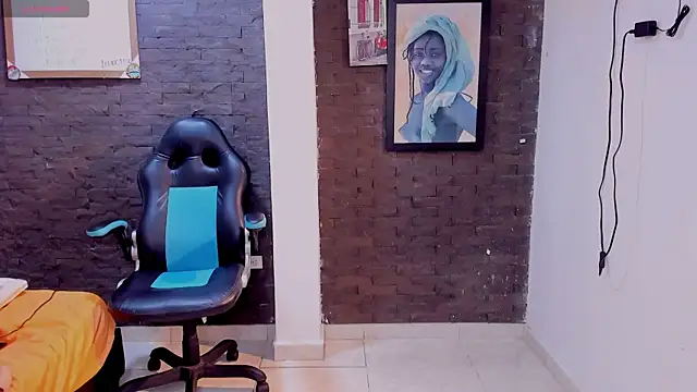 Lessly Cooper online show from November 14, 2025, 6:06 pm