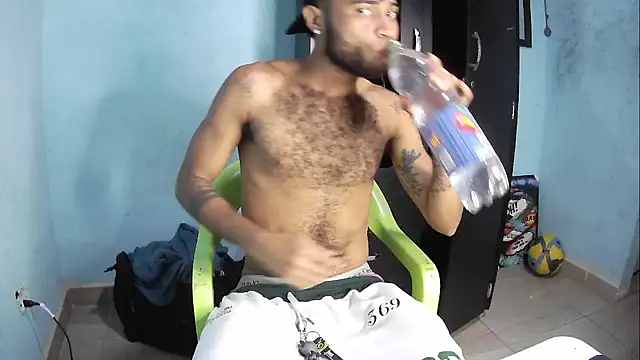 Snapshot of AXionX chatting on October 25, 2025, 10:26 pm AXionX online show from October 25, 2025, 10:26 pm