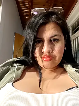 Sexylips200 online show from October 17, 2025, 4:04 am