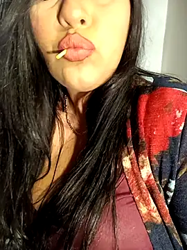 Sexylips200 online show from November 3, 2025, 5:09 am