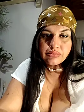 Sexylips200 online show from November 16, 2025, 8:42 am