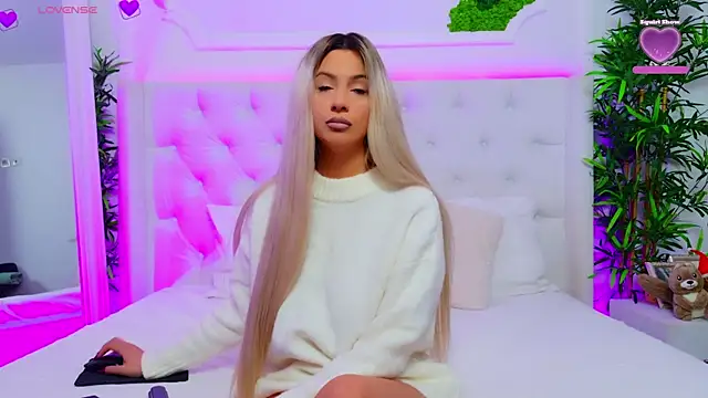 AriannaSins online show from December 16, 2025, 1:49 pm