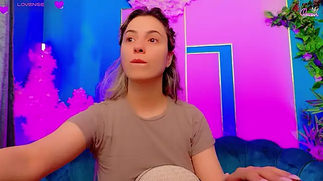 AriannaSins online show from May 18, 2026, 1:17 pm