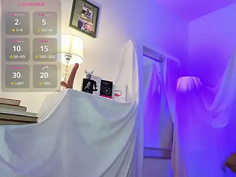 Snapshot of Yamilk101 chatting on November 10, 2025, 9:47 pm Yamilk101 online show from November 10, 2025, 9:47 pm