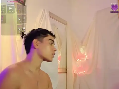 Snapshot of Yamilk101 chatting on December 2, 2025, 1:22 am Yamilk101 online show from December 2, 2025, 1:22 am