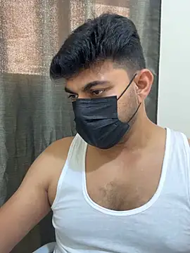Handsome8677 online show from June 3, 2026, 7:44 am