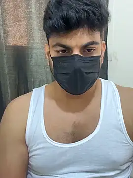 Handsome8677 online show from June 3, 2026, 2:33 pm