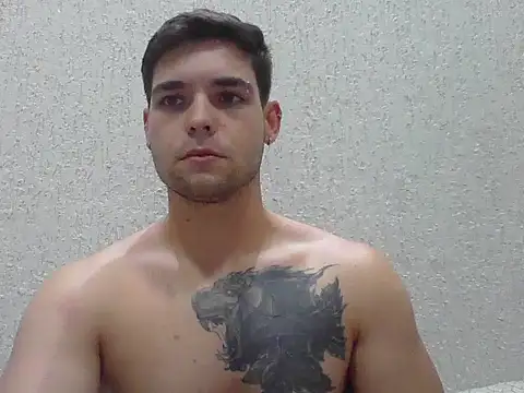 Snapshot of Zure-xxx chatting on April 7, 2026, 10:42 pm Zure-xxx online show from April 7, 2026, 10:42 pm