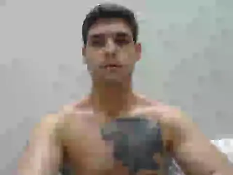 Snapshot of Zure-xxx chatting on April 22, 2026, 12:02 am Zure-xxx online show from April 22, 2026, 12:02 am