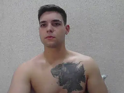 Snapshot of Zure-xxx chatting on May 9, 2026, 1:00 am Zure-xxx online show from May 9, 2026, 1:00 am