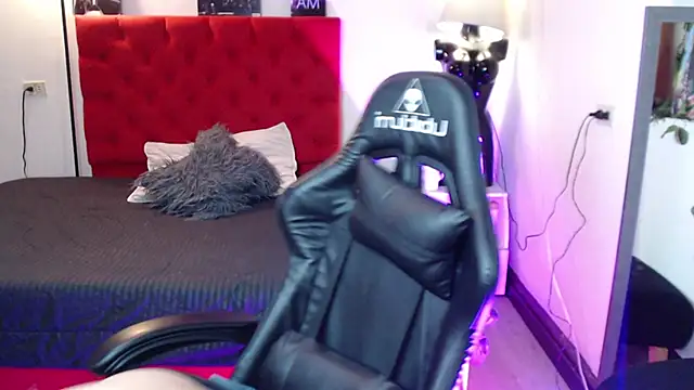 Insomniia  online show from October 17, 2025, 2:41 pm