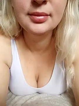 Snapshot of PaigexLynn chatting on November 12, 2025, 6:47 am PaigexLynn online show from November 12, 2025, 6:47 am