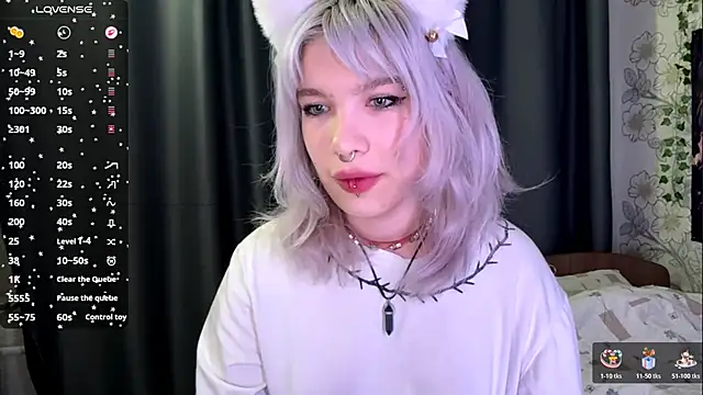 ElnoraVanord online show from November 3, 2025, 8:10 pm