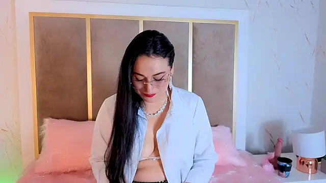 Elizabeth bennett 6 online show from November 6, 2025, 11:55 am