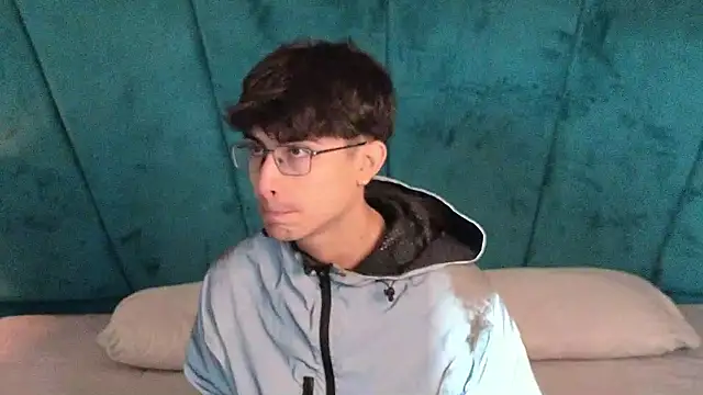 Aaron Eze online show from March 25, 2026, 1:39 pm