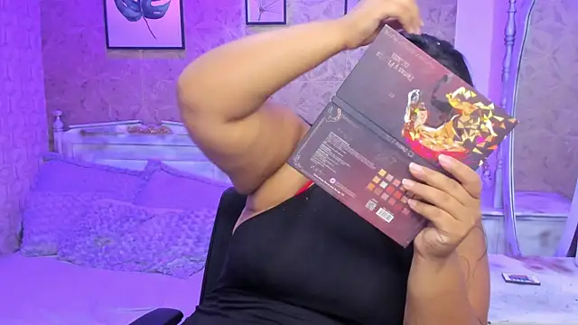 Sara clk online show from July 18, 2026, 9:07 pm