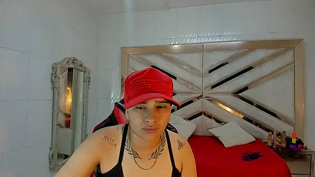 AbiAndThiagoRs online show from October 28, 2025, 3:54 am