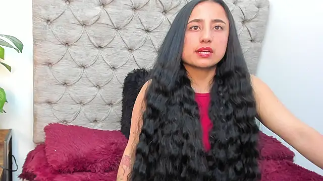 Samanta Fischer online show from November 5, 2025, 11:32 am