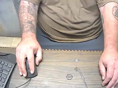 Snapshot of awynn1980 chatting on October 31, 2025, 4:19 pm awynn1980 online show from October 31, 2025, 4:19 pm