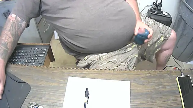 Snapshot of awynn1980 chatting on November 21, 2025, 5:11 pm awynn1980 online show from November 21, 2025, 5:11 pm