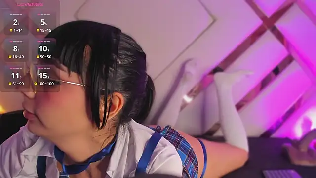 michelle cutee  online show from March 4, 2026, 8:26 pm