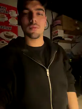 emir343475 online show from November 18, 2025, 5:06 pm