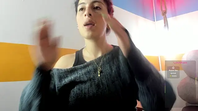 moon winy online show from October 22, 2025, 11:32 am