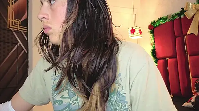 moon winy online show from December 14, 2025, 9:36 am