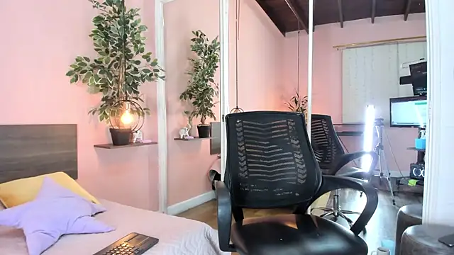 Alanna miaw online show from December 20, 2025, 9:16 am