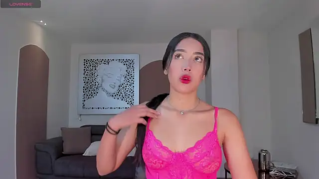 ScarlettBlaze  online show from November 5, 2025, 12:05 pm