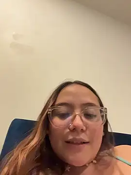 Red Lola  online show from December 15, 2025, 12:59 am