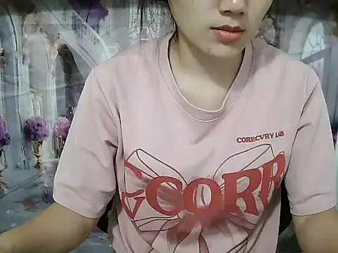 Lyna 207 online show from November 12, 2025, 1:33 pm