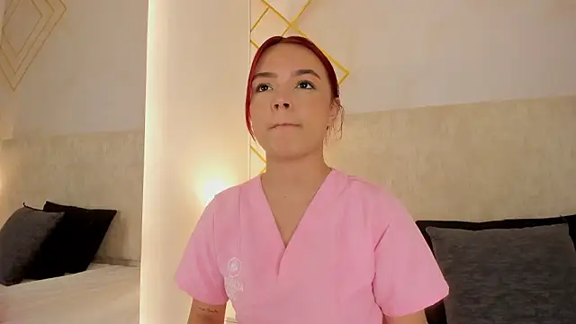 Martinaa Garcia online show from March 12, 2026, 6:58 pm