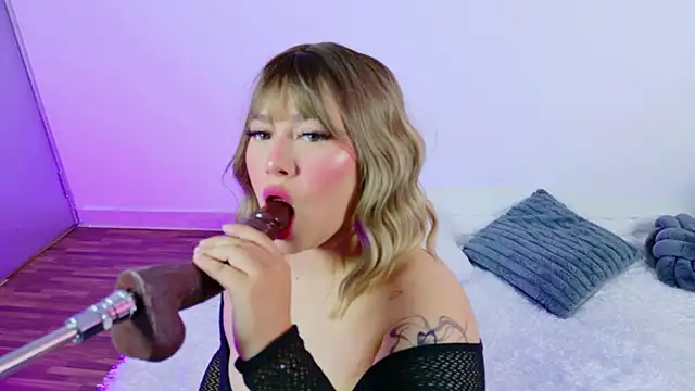 Snapshot of Celesttebloom__ chatting on October 28, 2025, 5:48 pm Celesttebloom online show from October 28, 2025, 5:48 pm