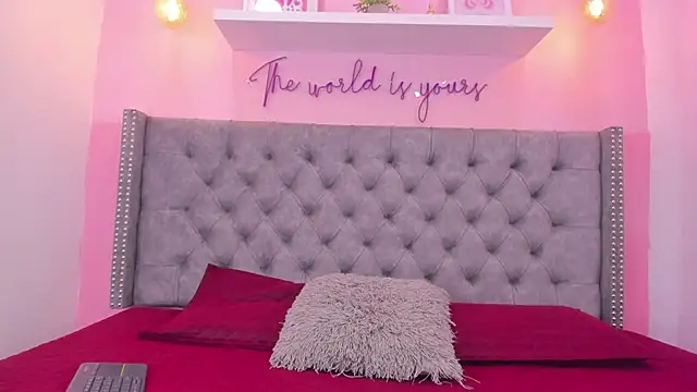 Sophiia 77 online show from February 24, 2026, 7:45 pm