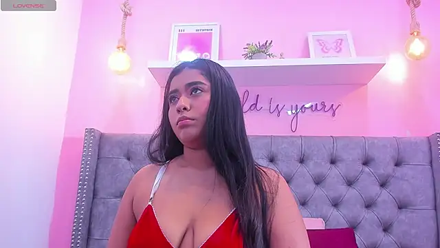 Sophiia 77 online show from April 16, 2026, 7:47 pm