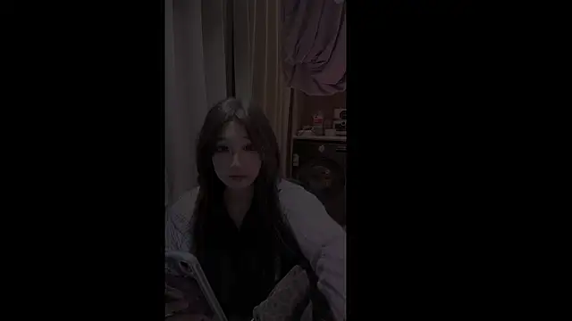 Snapshot of TUTU-TU chatting on November 24, 2025, 5:23 pm TUTU-TU online show from November 24, 2025, 5:23 pm