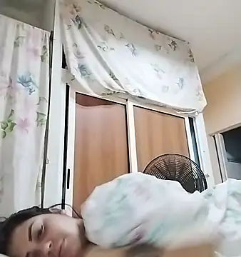 Snapshot of Cubanitaxxx chatting on October 25, 2025, 12:40 am Cubanitaxxx online show from October 25, 2025, 12:40 am