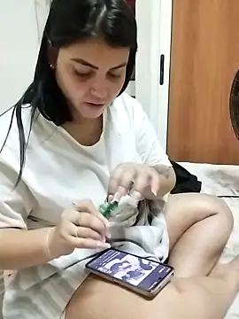 Snapshot of Cubanitaxxx chatting on November 12, 2025, 4:35 am Cubanitaxxx online show from November 12, 2025, 4:35 am