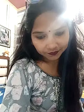 Vanshika1432 online show from October 19, 2025, 12:28 pm