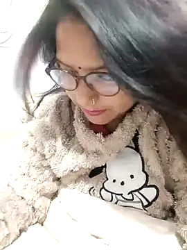 Vanshika1432 online show from November 20, 2025, 7:57 pm