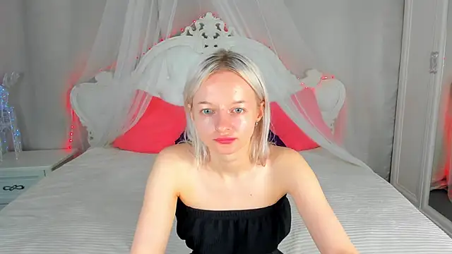 Snapshot of AlessaKiss chatting on June 27, 2026, 1:32 am AlessaKiss online show from June 27, 2026, 1:32 am