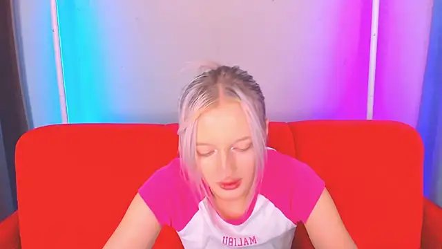 Snapshot of AlessaKiss chatting on July 10, 2026, 3:11 am AlessaKiss online show from July 10, 2026, 3:11 am