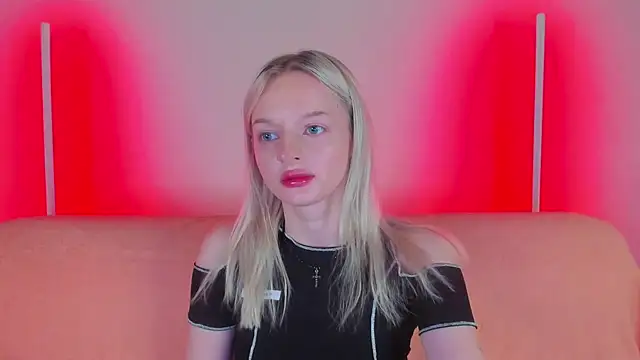 Snapshot of AlessaKiss chatting on July 17, 2026, 7:04 am AlessaKiss online show from July 17, 2026, 7:04 am