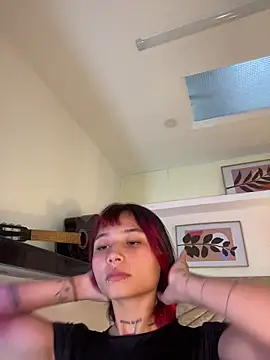 Snapshot of Emma_duff chatting on April 18, 2026, 7:40 pm Emma duff online show from April 18, 2026, 7:40 pm