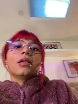 Snapshot of Emma_duff chatting on May 10, 2026, 12:32 pm Emma duff online show from May 10, 2026, 12:32 pm