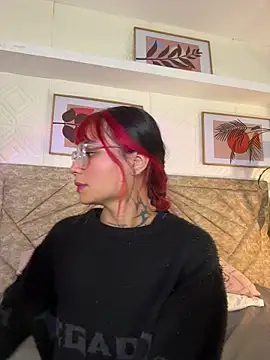 Snapshot of Emma_duff chatting on June 14, 2026, 11:45 am Emma duff online show from June 14, 2026, 11:45 am